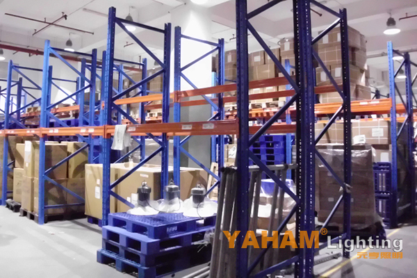 改造之后的仓库照明